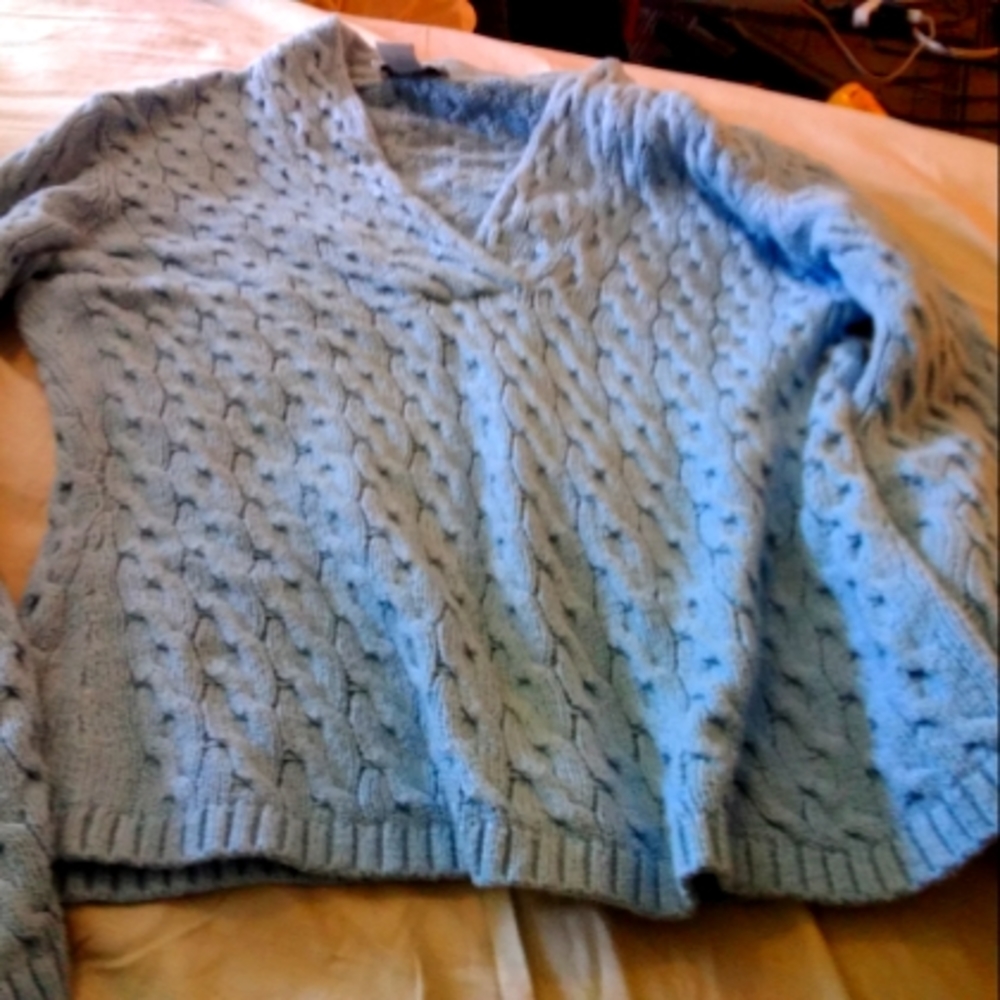 Talbot's cable knit size M vneck light blue sweater